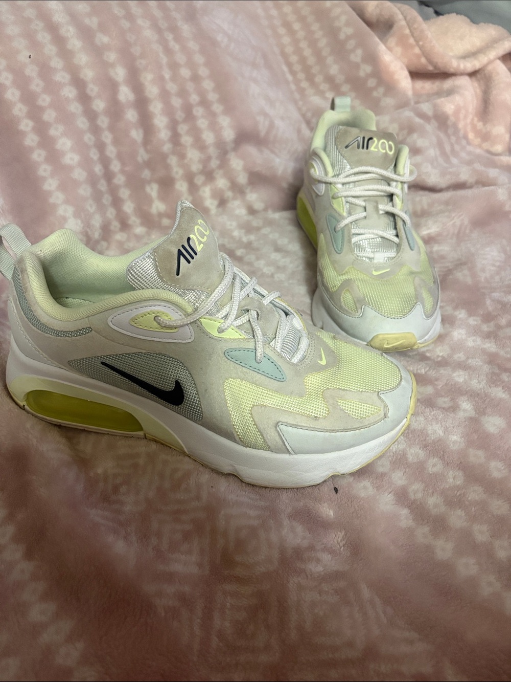 Nike Air Max 200 Women’s White & Light Yellow Sneakers